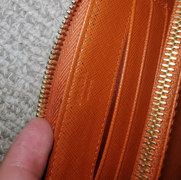 Prada wallet - Picture 3 of 6